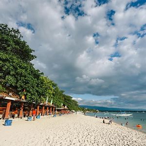 Hk Beach Resort And Restaurant